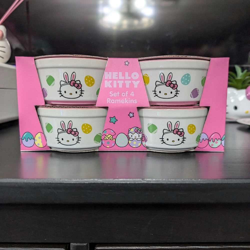 Hello Kitty set of 4 ramikens